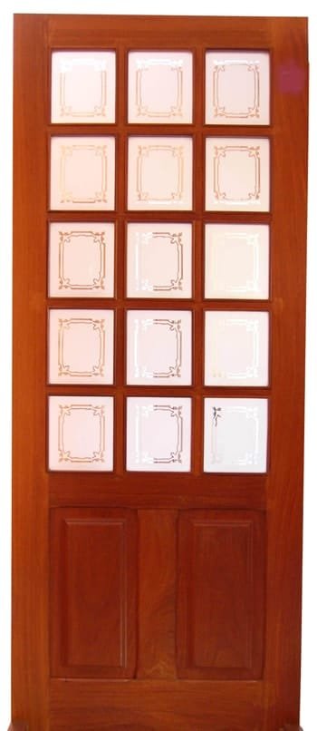 Porta de madeira maciça com almofada e vidro